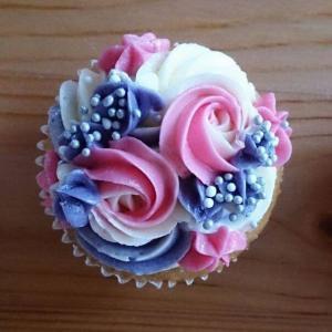 I-Made-These-Colorful-Cupcakes-Out-Of-Boredom-In-Making-Same-Old-Cupcakes-All-The-Time2__605